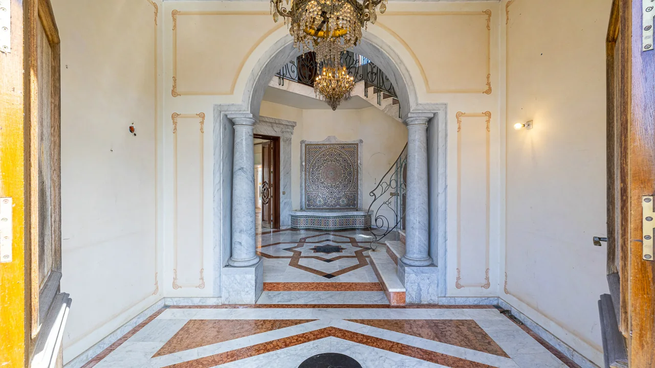 Le vestibule en marbre