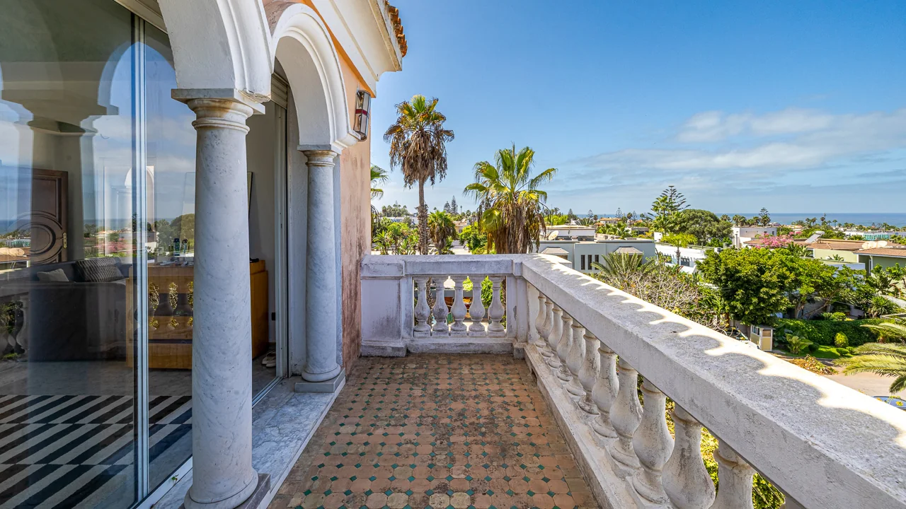 La terrasse à colonnades